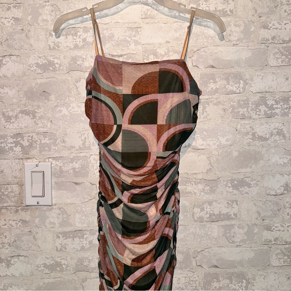 Geometric Pattern Dress - Picture 6 of 6